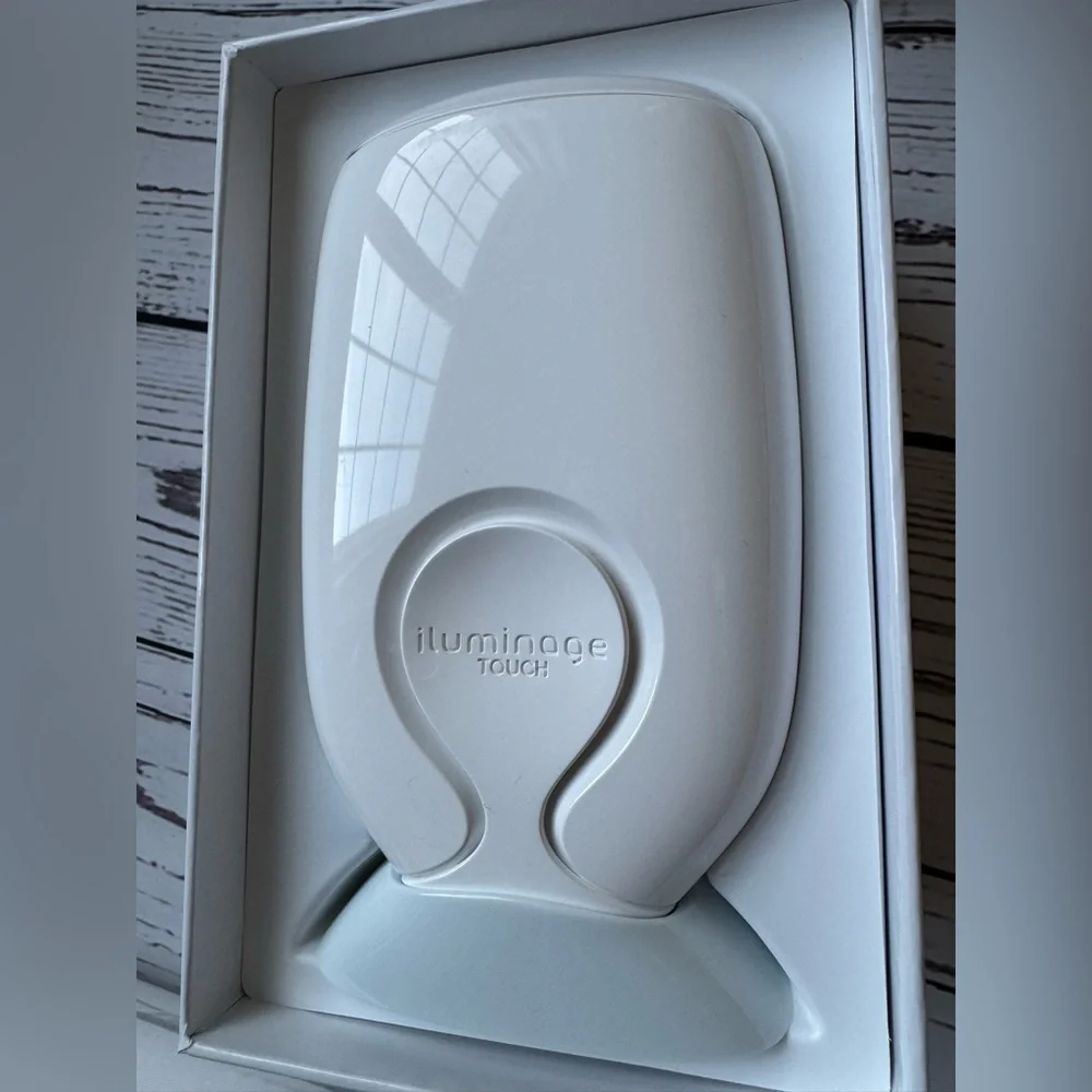 Iluminage Precise Touch Hair Reduction Device Barely Used Includes All Packaging - Picture 4 of 12
